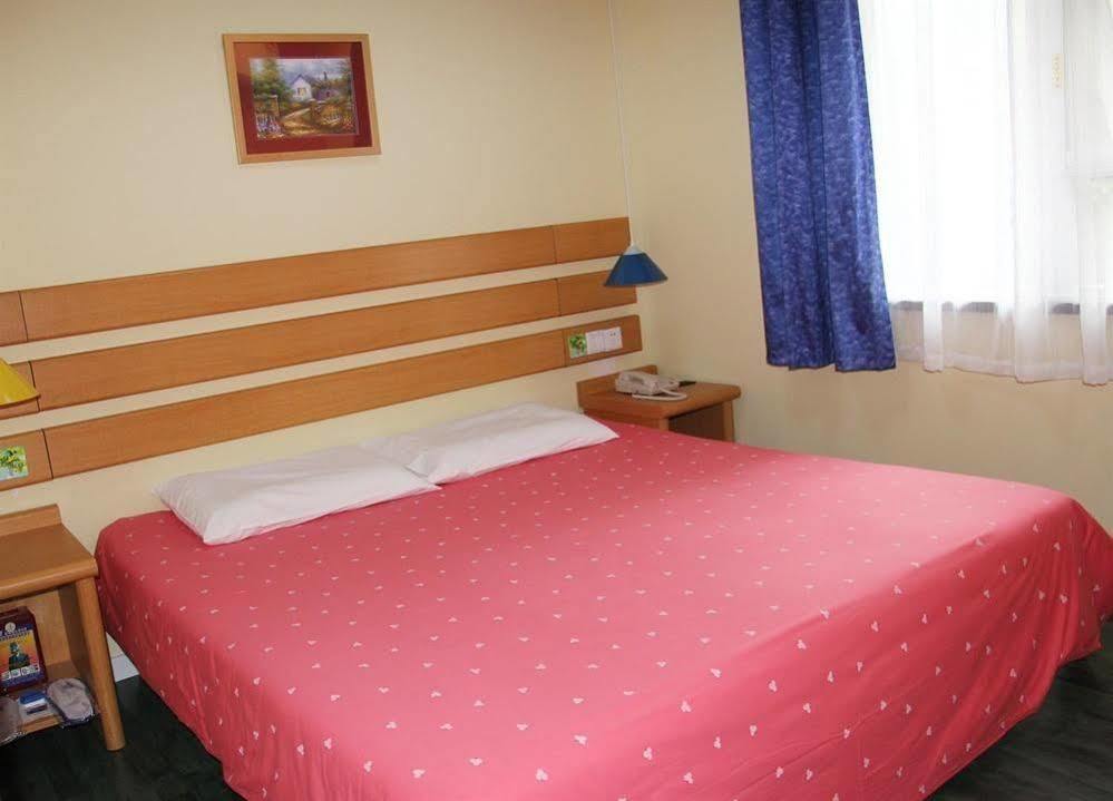Home Inn Chongqing Jiangbei Airport Shuangfeng Road Bagian luar foto