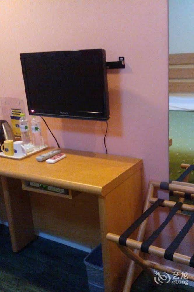 Home Inn Chongqing Jiangbei Airport Shuangfeng Road Bagian luar foto